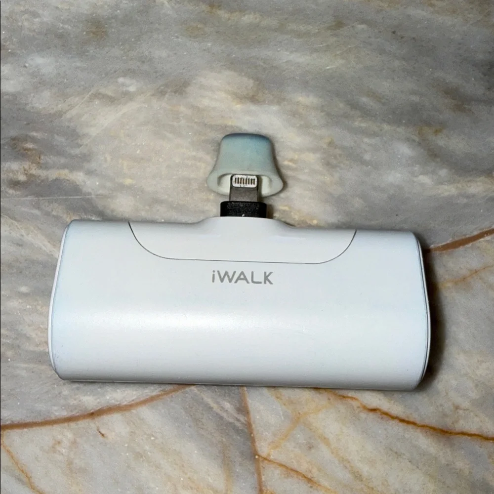 iWALK LinkMe 4 Portable Power Bank 4500mAh White Lightning Connector AZ4300L